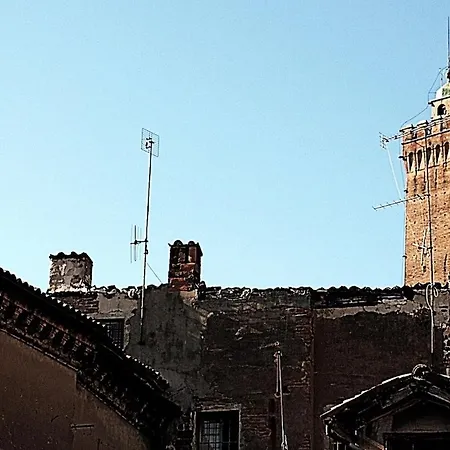 Garisenda Family Bologna