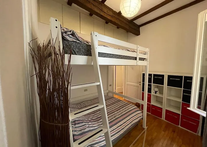 شقة Garisenda Family