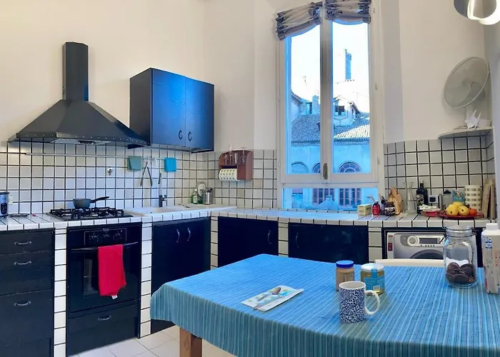 아파트 Garisenda Family 볼로냐